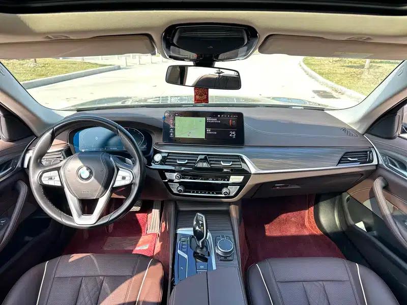 2021 BMW 5 Series 530Li Executive Luxury Package — миниатюра 11