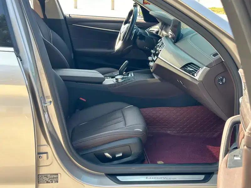 2021 BMW 5 Series 530Li Executive Luxury Package — миниатюра 10