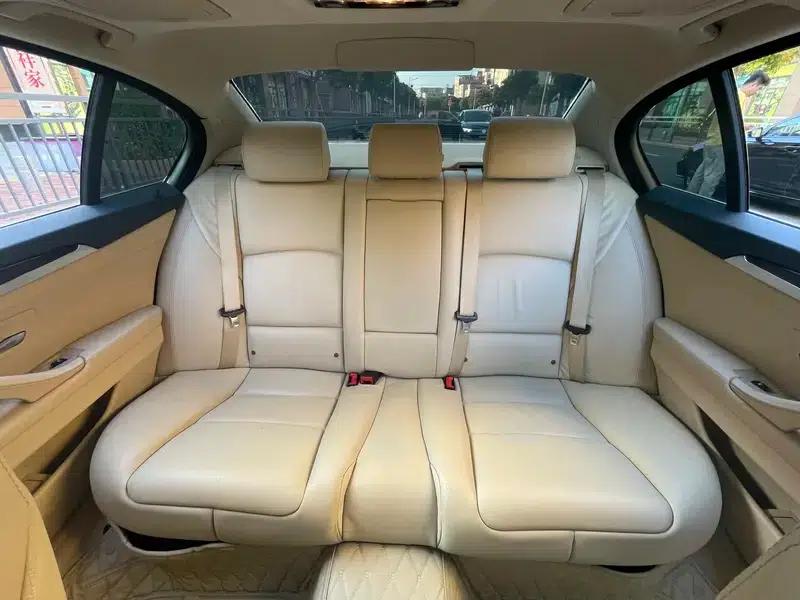 BMW 5 Series 2013 525Li Leading Edition — миниатюра 17