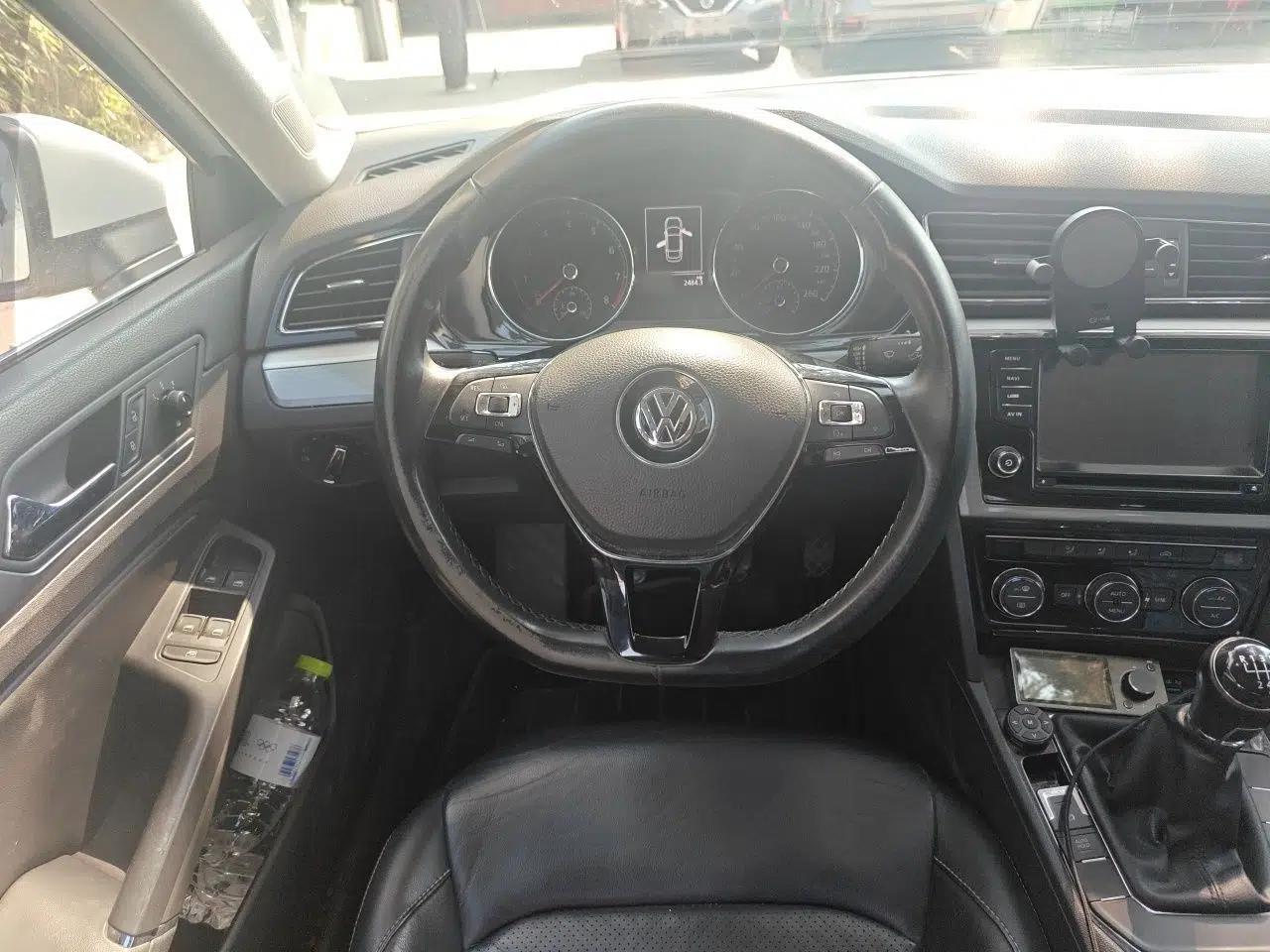 Volkswagen Lamando 2015 280TSI Manual Comfort Edition — миниатюра 10
