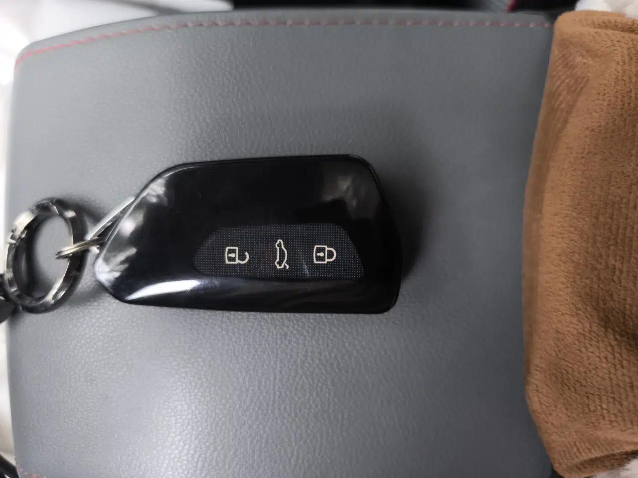 Volkswagen Lamando 2023 Lavida L 280TSI DSG Cool & Spicy Edition — миниатюра 17