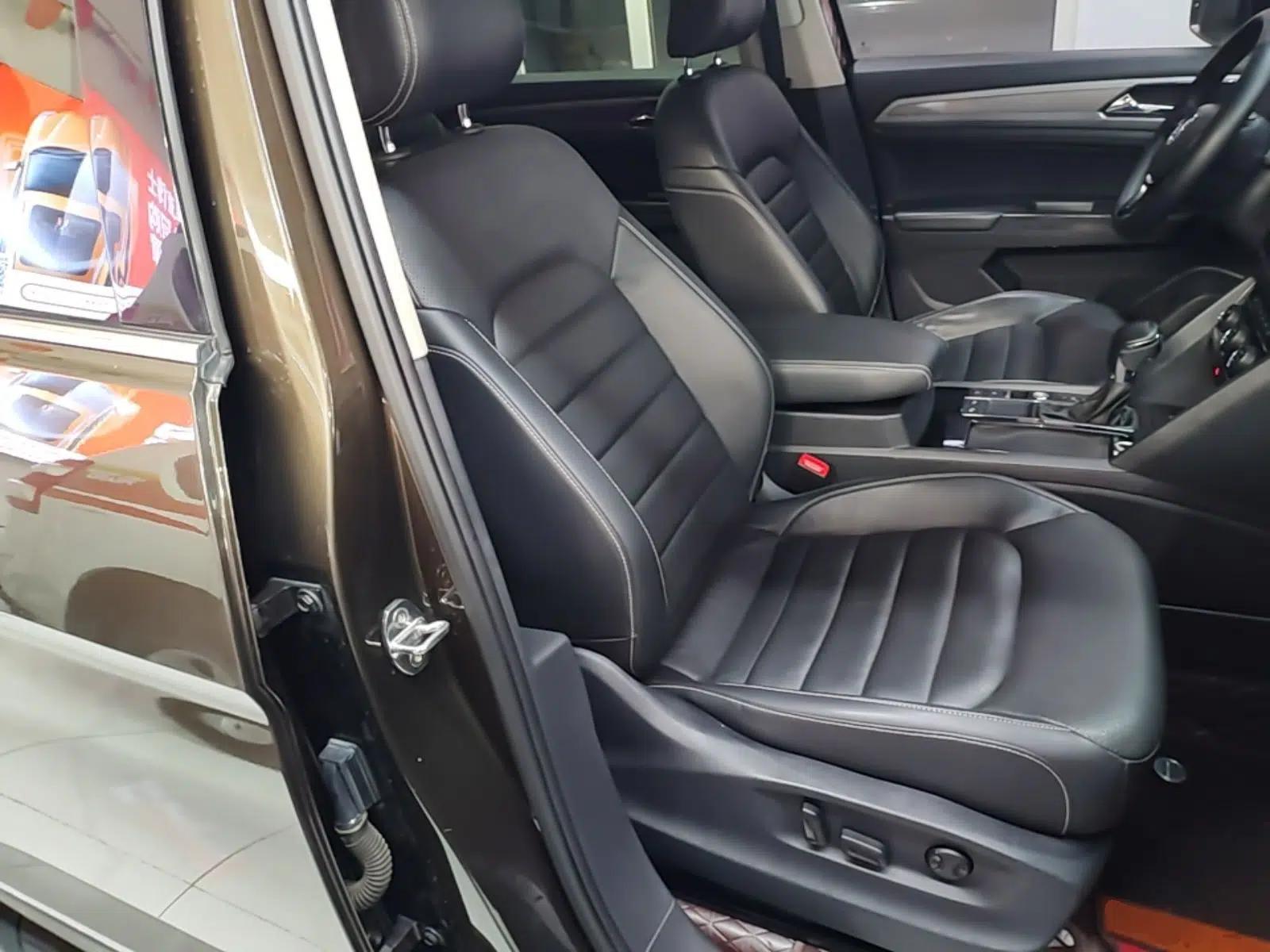 Volkswagen Teramont 2017 330TSI Two-Wheel-Drive Luxury Edition — миниатюра 19