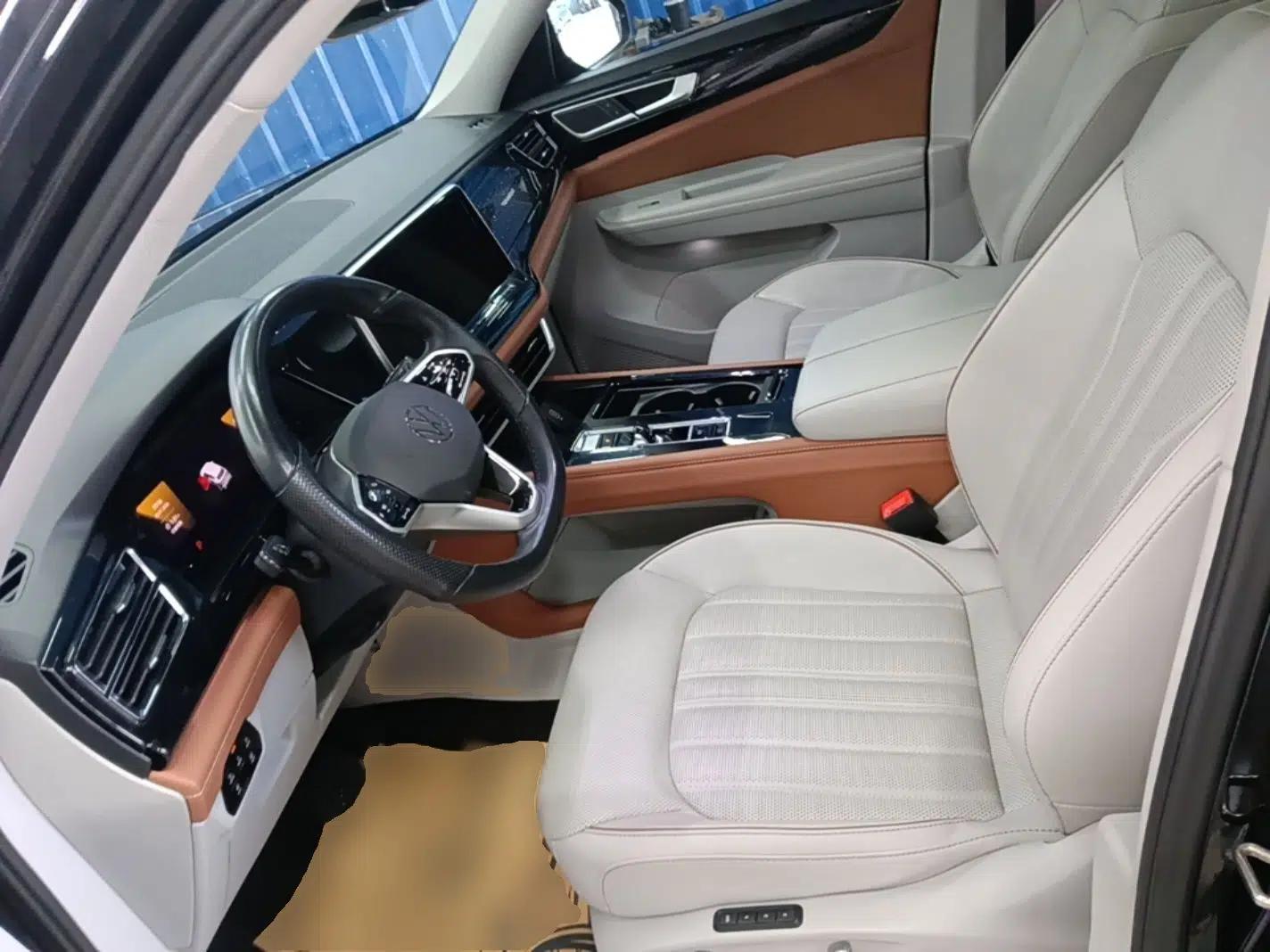 Volkswagen Teramont 2021 330TSI Two-Wheel-Drive Prestige Luxury Edition — миниатюра 22