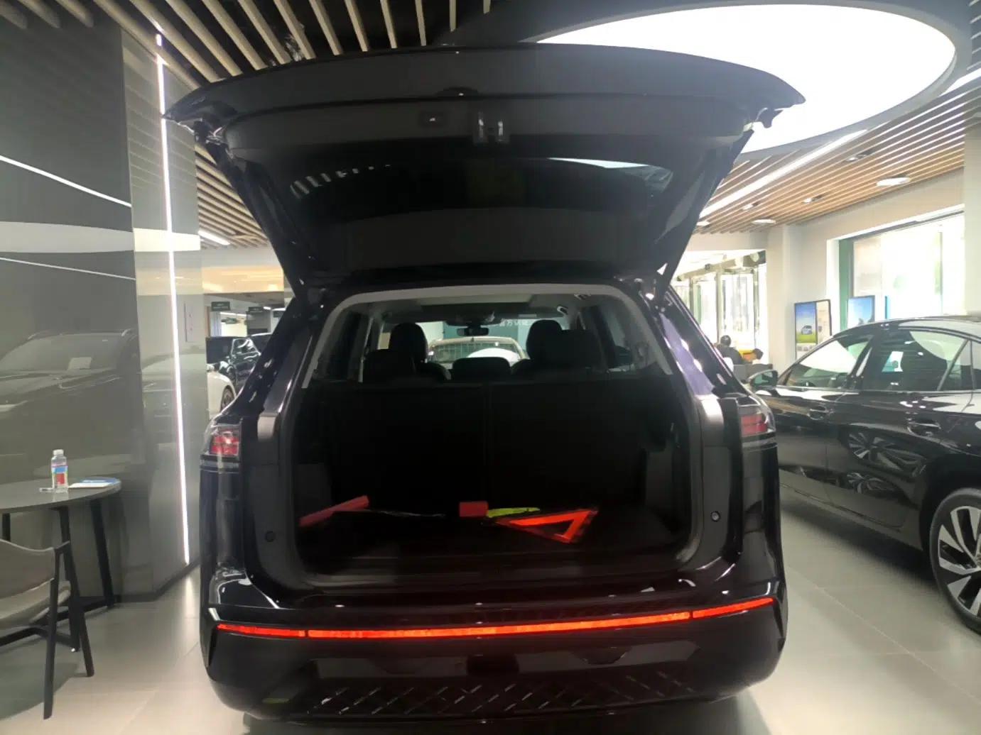 Volkswagen Teramont 2025 Tiguan Pro 450TSI 4Motion Crosswind Edition — миниатюра 22