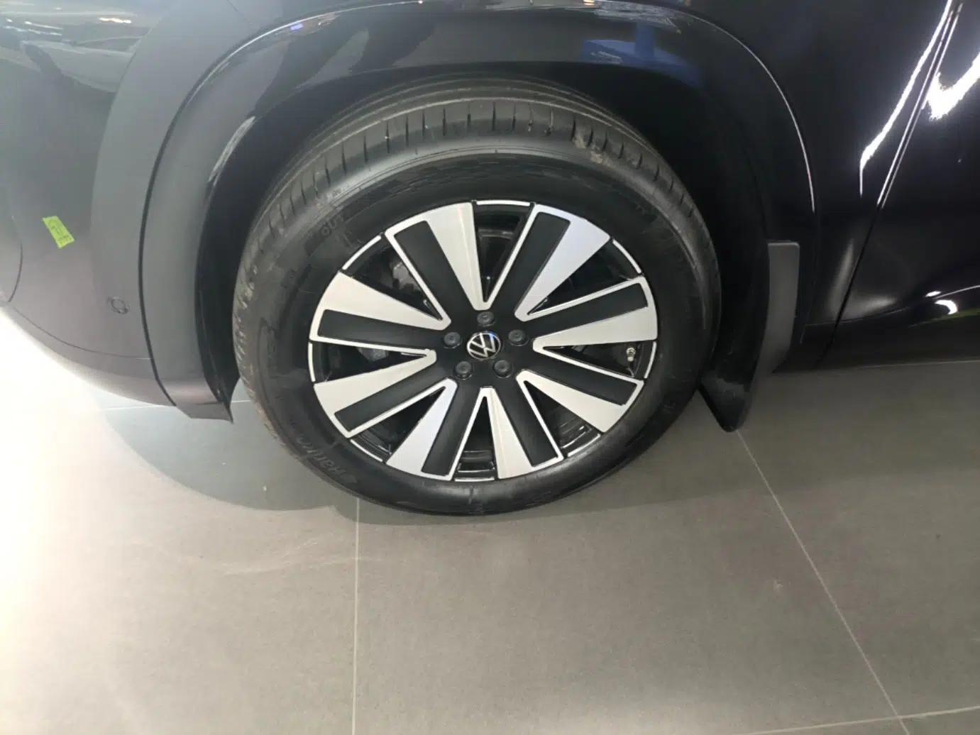 Volkswagen Teramont 2025 Tiguan Pro 450TSI 4Motion Crosswind Edition — миниатюра 10