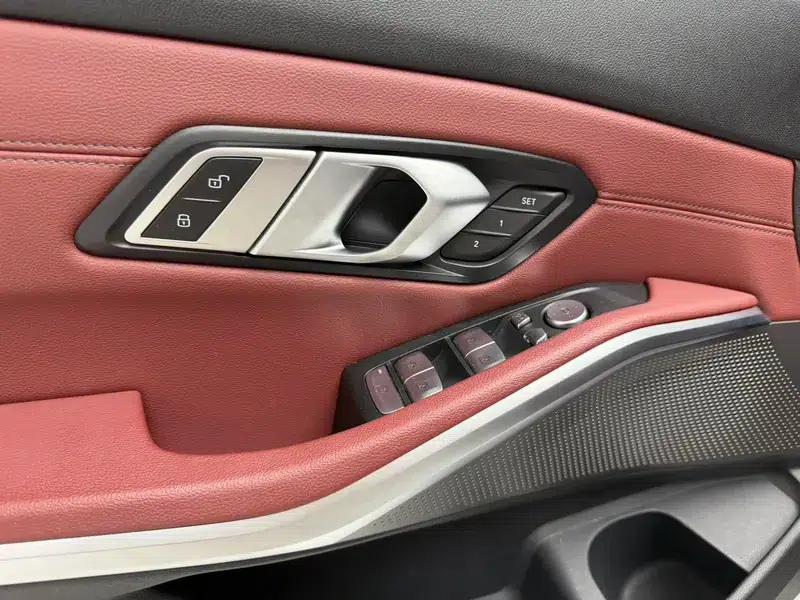2023 BMW 3 Series 320Li M Sport Package — миниатюра 20