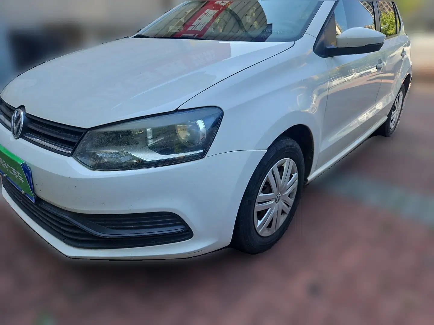 Volkswagen Polo 2014 1.4L Manual Fashion Edition — миниатюра 1