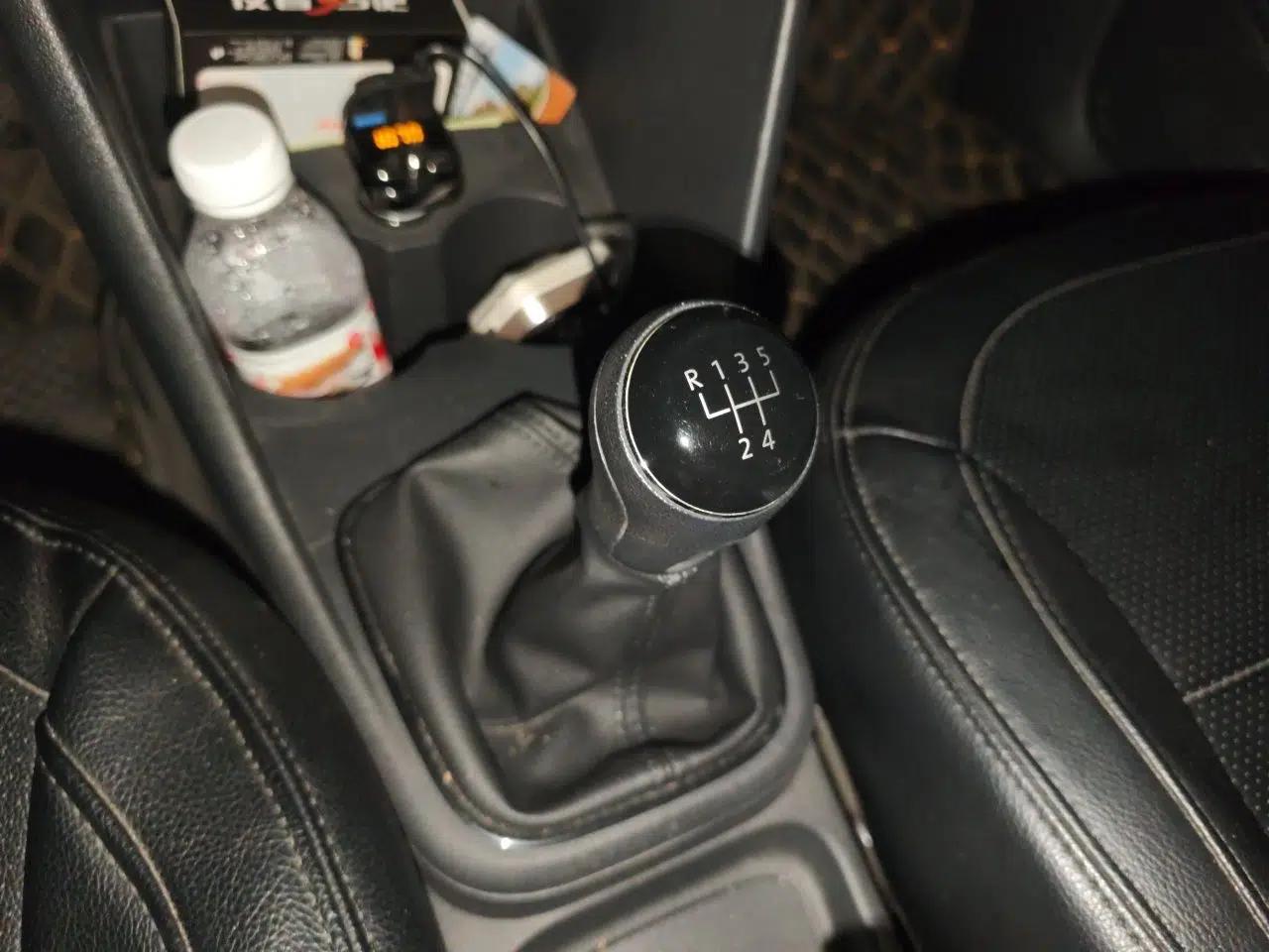 Volkswagen Polo 2018 1.5L Manual Drive-Comfort Model — миниатюра 14