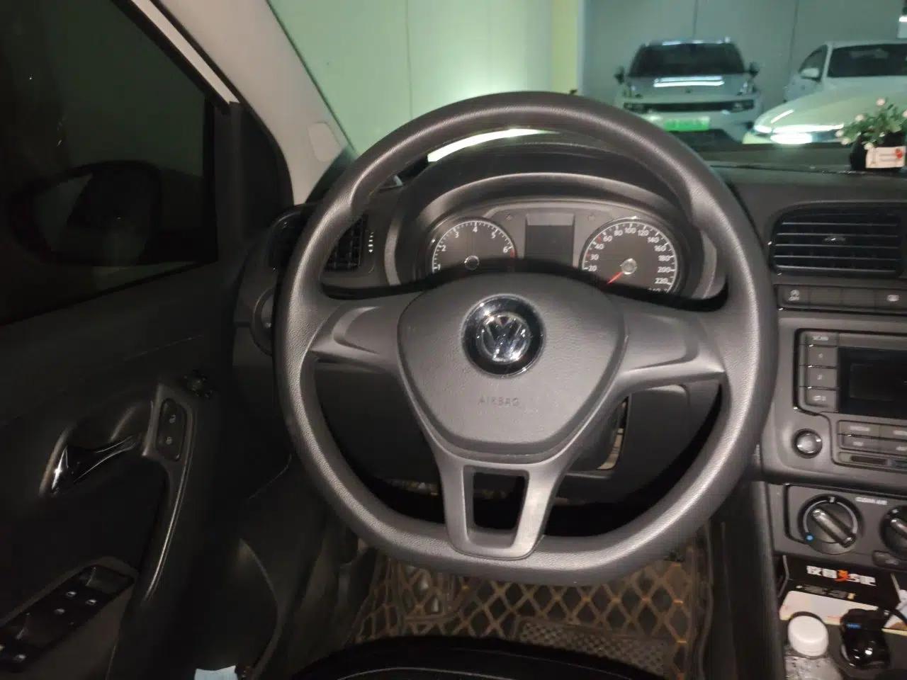 Volkswagen Polo 2018 1.5L Manual Drive-Comfort Model — миниатюра 10