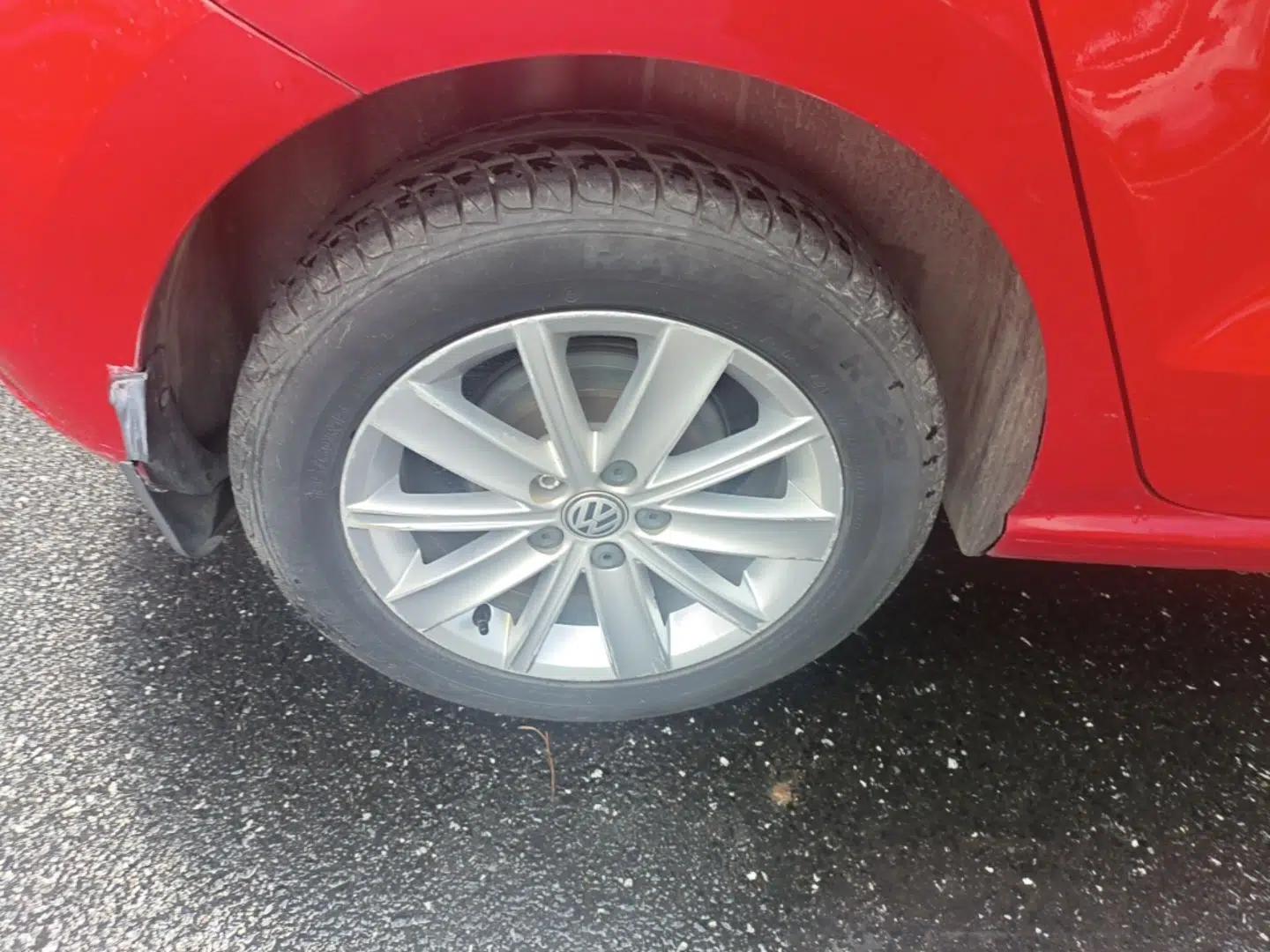 Volkswagen Polo 2014 1.6L Automatic Comfort Edition — миниатюра 11