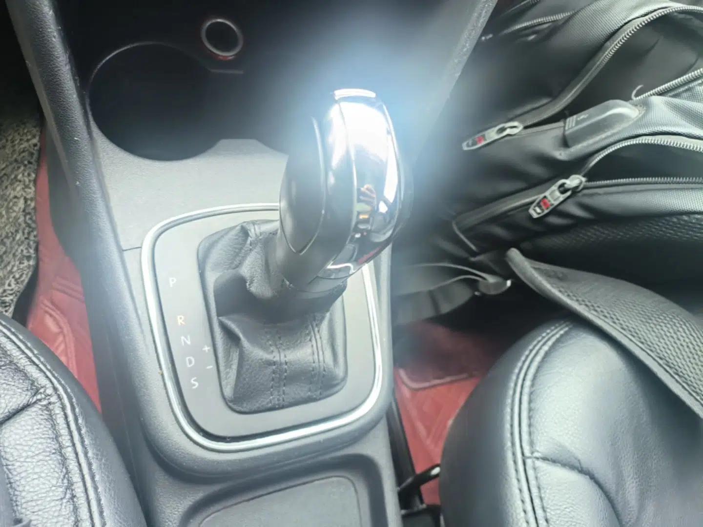 Volkswagen Polo 2014 1.6L Automatic Comfort Edition — миниатюра 16