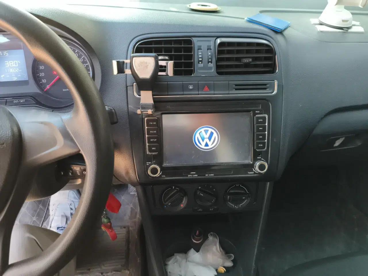 Volkswagen Polo 2014 1.4L Manual Fashion Edition — миниатюра 13