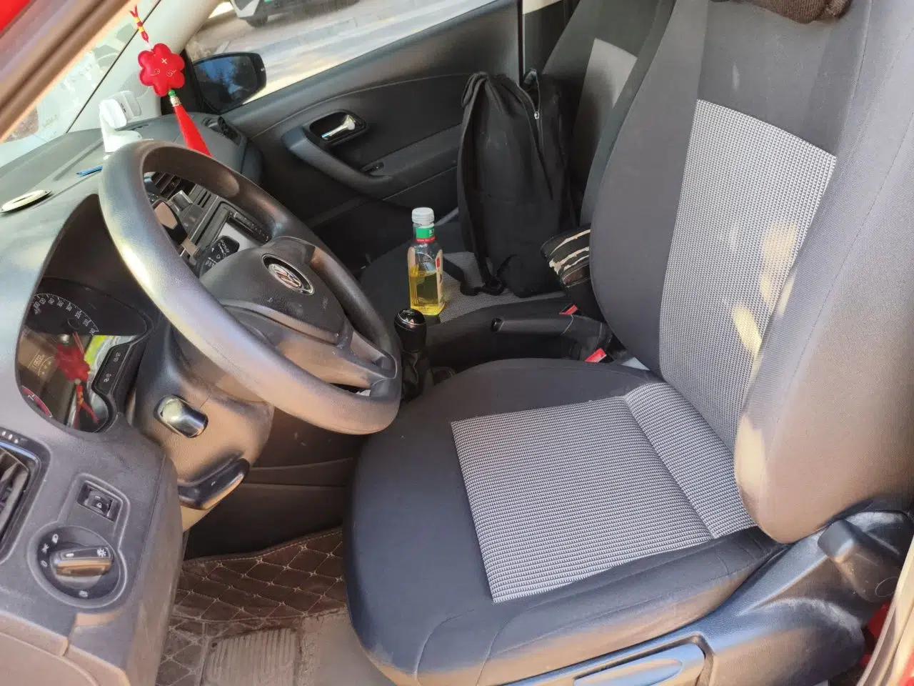 Volkswagen Polo 2014 1.4L Manual Fashion Edition — миниатюра 15