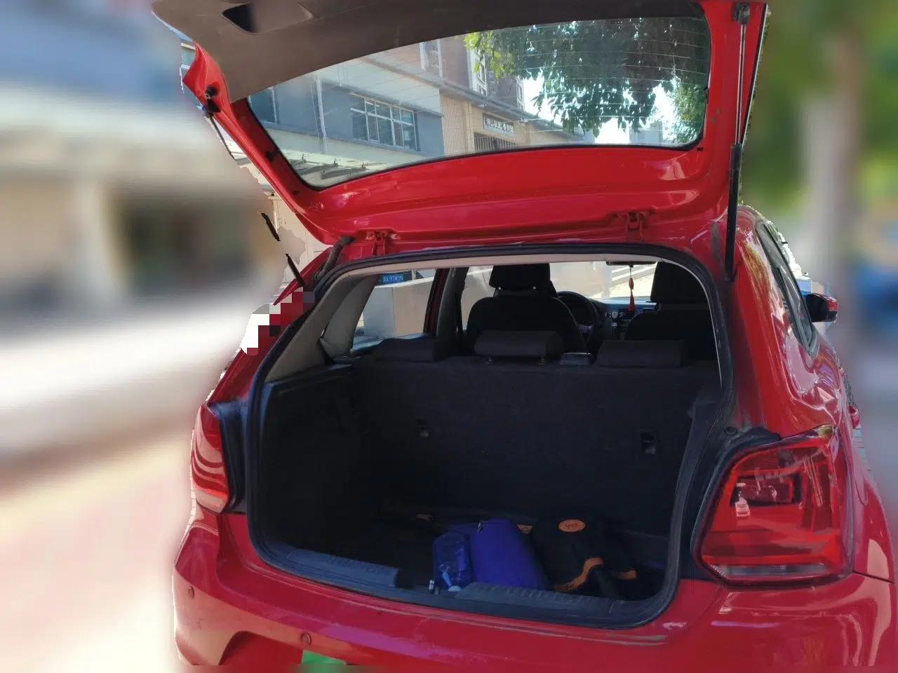 Volkswagen Polo 2014 1.4L Manual Fashion Edition — миниатюра 19