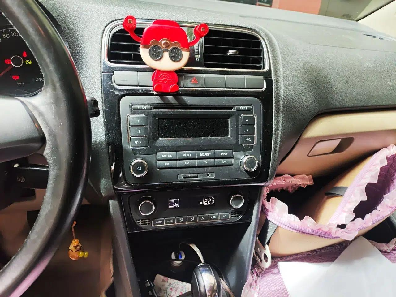 Volkswagen Polo 2011 1.4L Automatic ZhiCool Edition — миниатюра 13