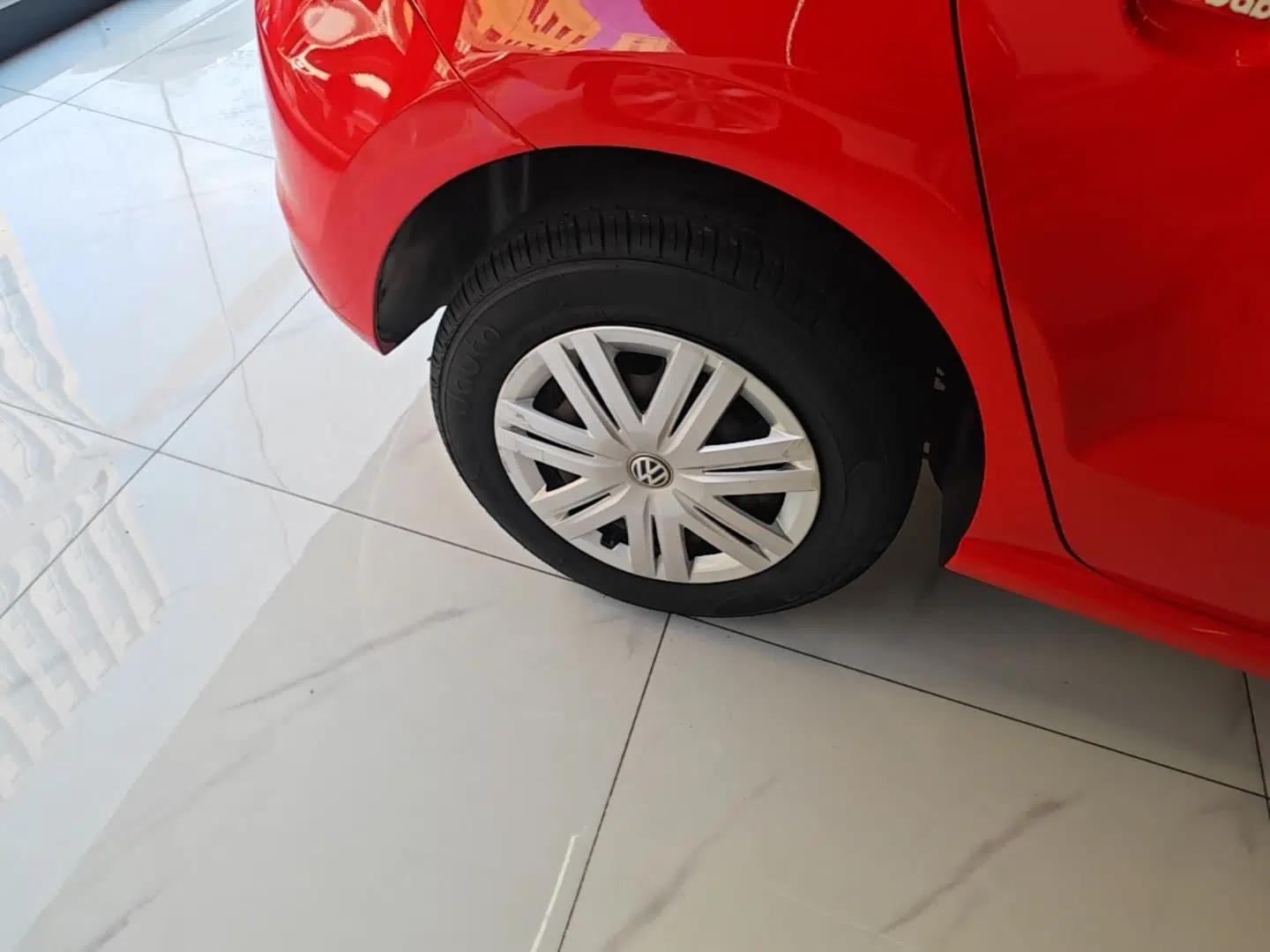 Volkswagen Polo 2016 1.4L Automatic Trendy Model — миниатюра 11