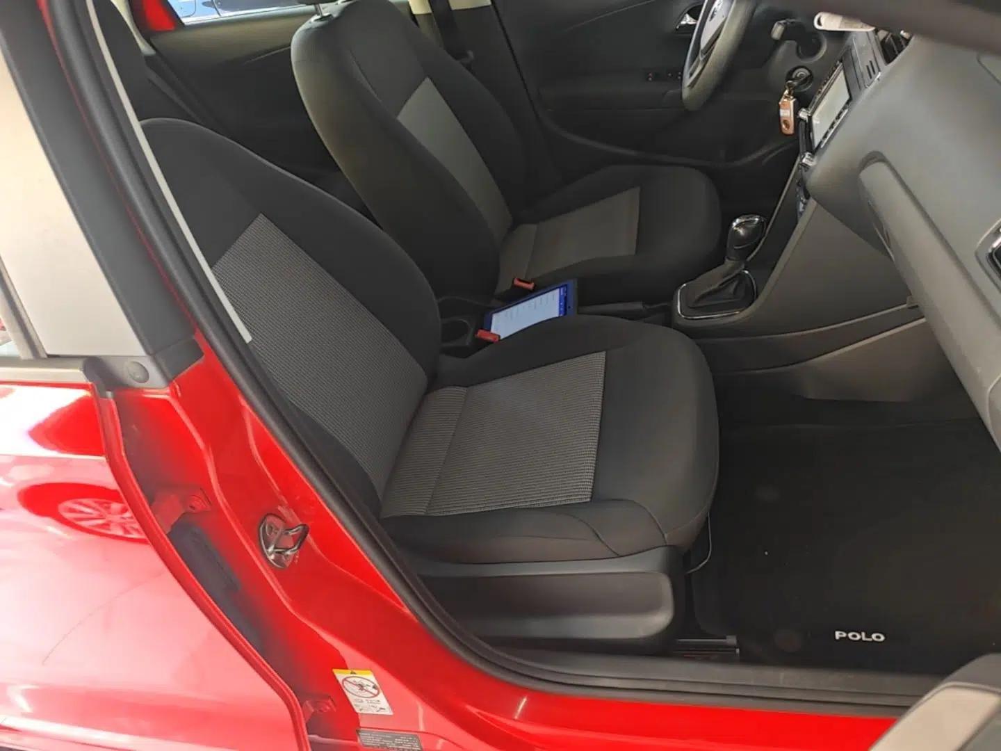 Volkswagen Polo 2016 1.4L Automatic Trendy Model — миниатюра 19
