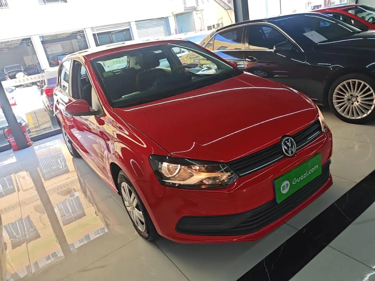 Volkswagen Polo 2016 1.4L Automatic Trendy Model — миниатюра 3