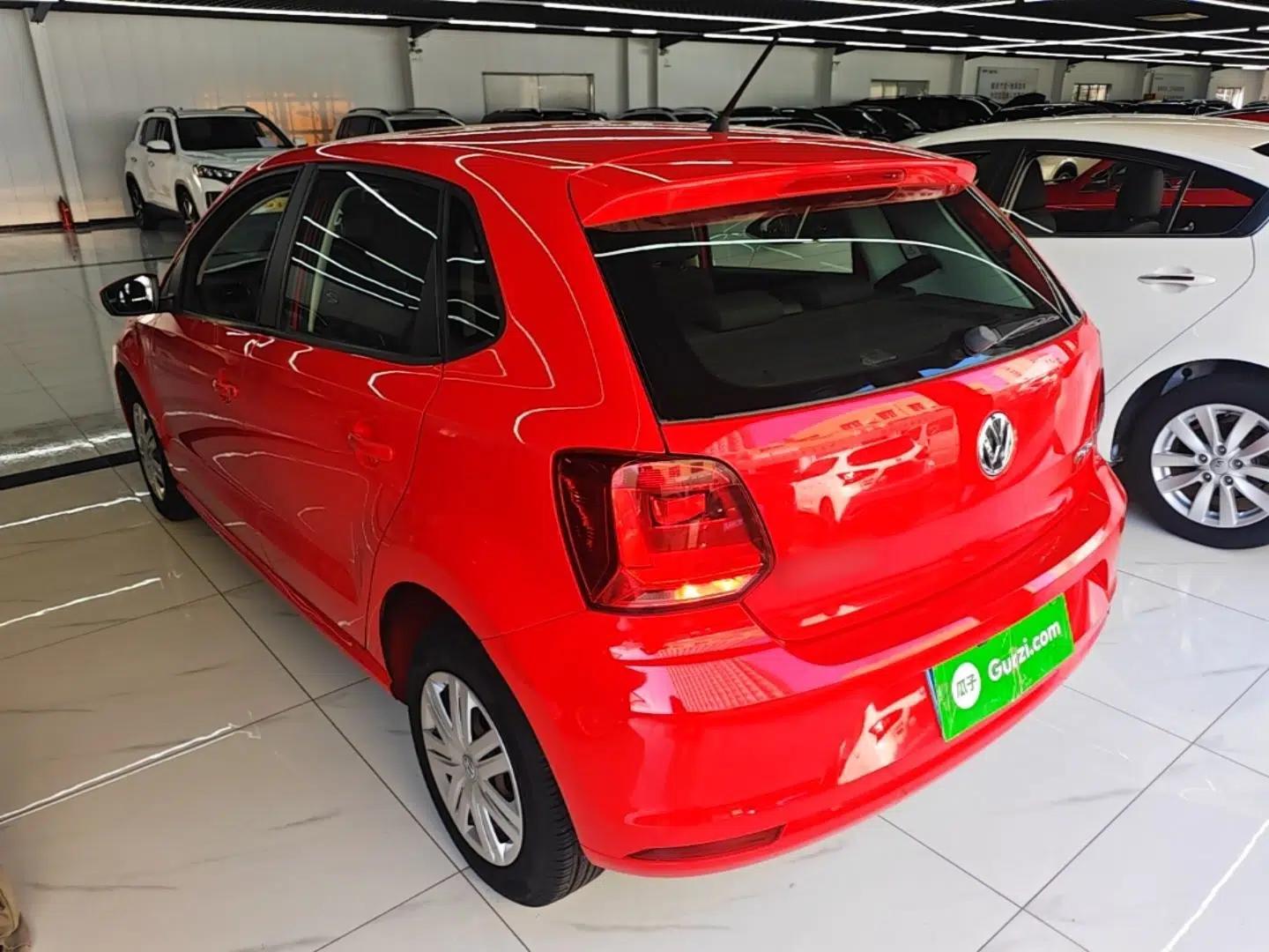 Volkswagen Polo 2016 1.4L Automatic Trendy Model — миниатюра 4