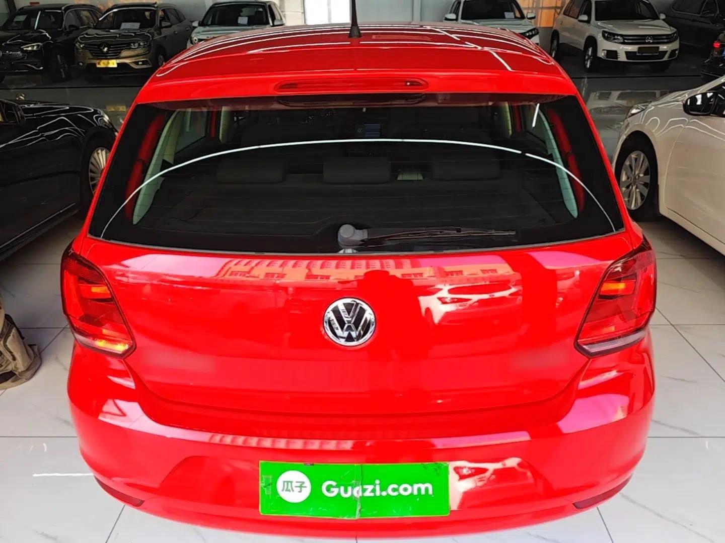 Volkswagen Polo 2016 1.4L Automatic Trendy Model — миниатюра 5