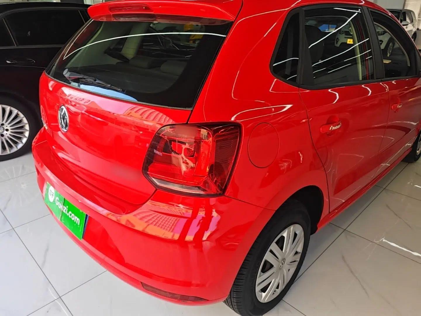 Volkswagen Polo 2016 1.4L Automatic Trendy Model — миниатюра 9