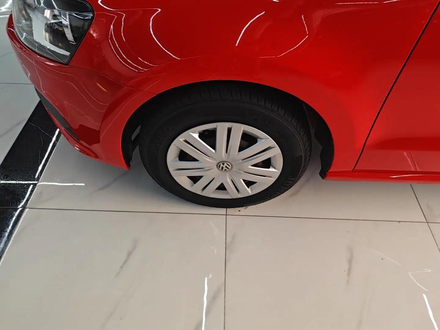Volkswagen Polo 2016 1.4L Automatic Trendy Model — миниатюра 10