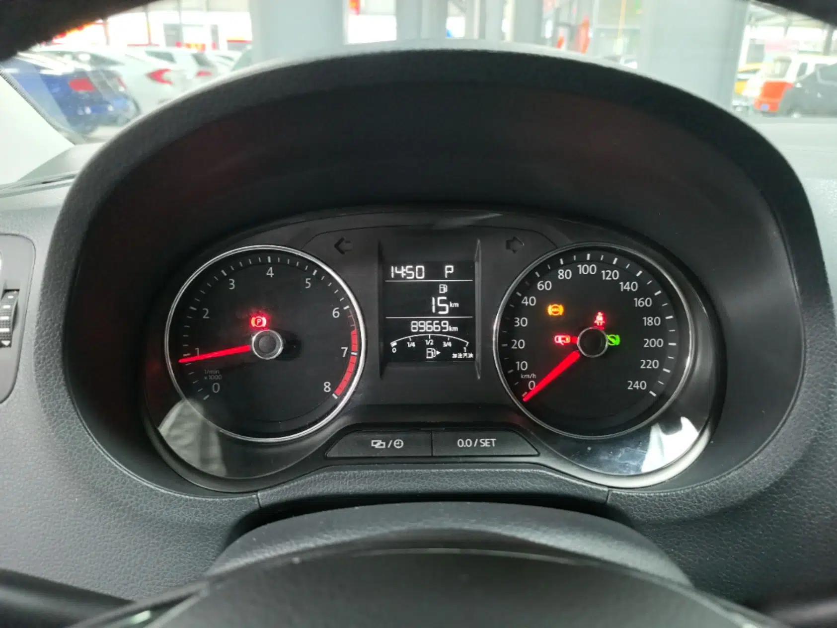Volkswagen Polo 2016 1.6L Automatic Comfort Model — миниатюра 19