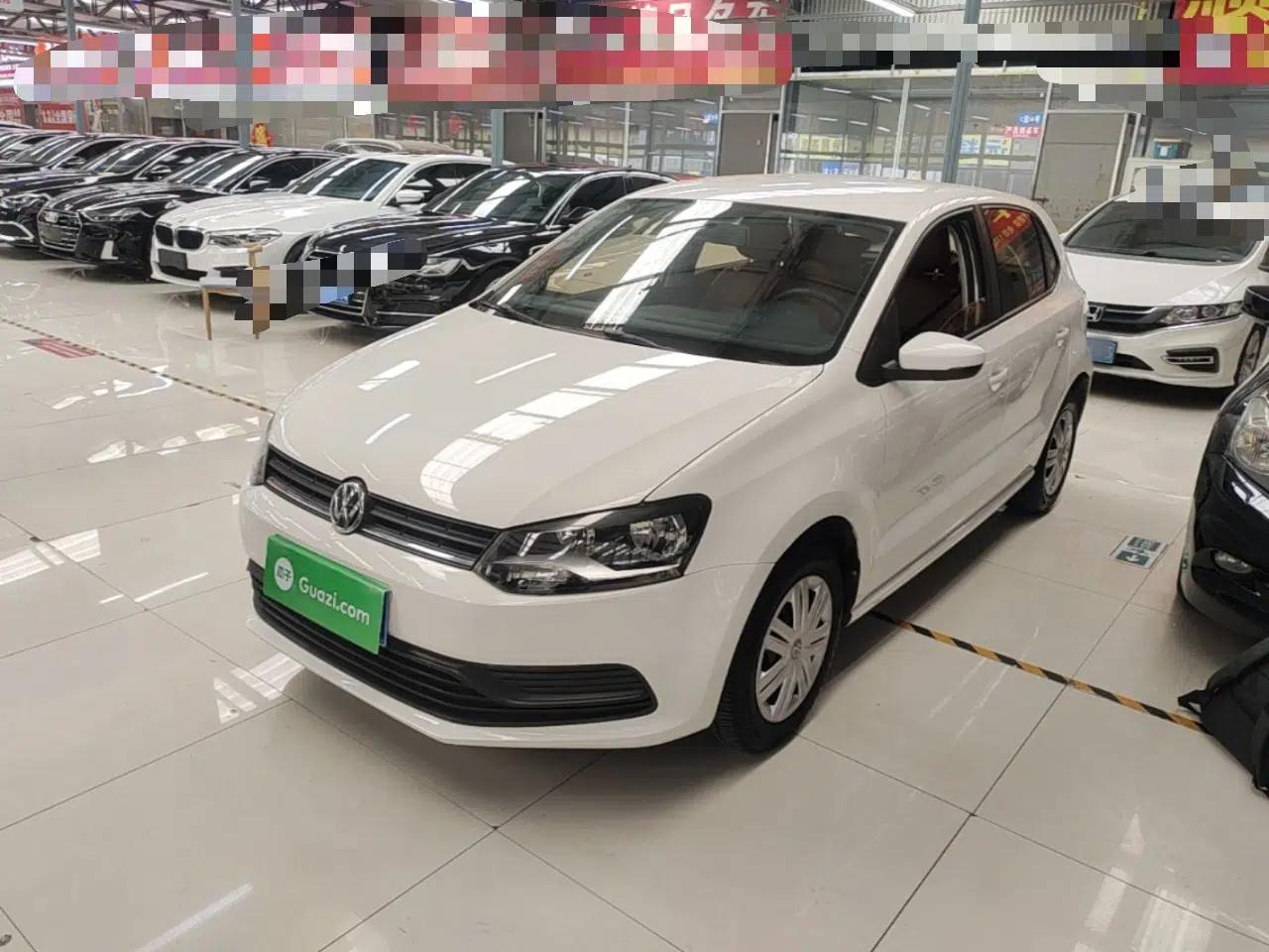 Volkswagen Polo 2016 1.4L Automatic Trendy Model — миниатюра 1
