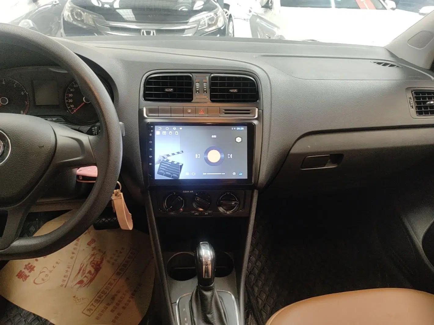 Volkswagen Polo 2016 1.4L Automatic Trendy Model — миниатюра 15