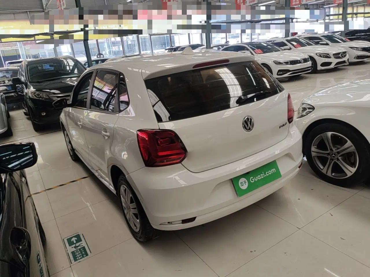 Volkswagen Polo 2016 1.4L Automatic Trendy Model — миниатюра 4