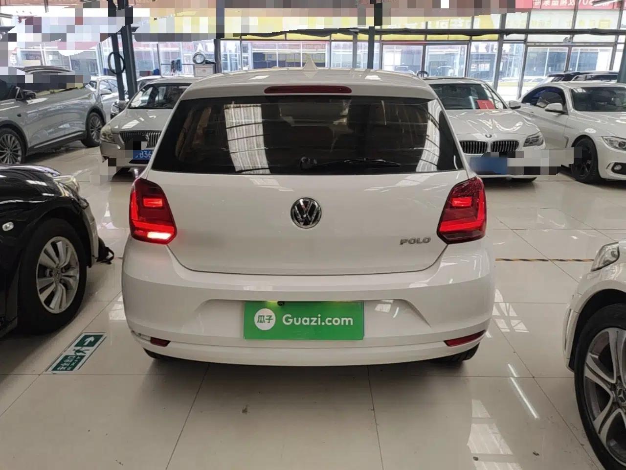 Volkswagen Polo 2016 1.4L Automatic Trendy Model — миниатюра 5