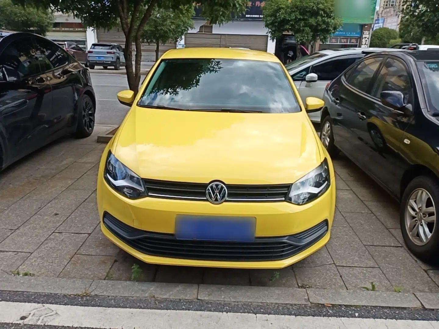 Volkswagen Polo 2016 1.4L Automatic Trendy Model — миниатюра 2