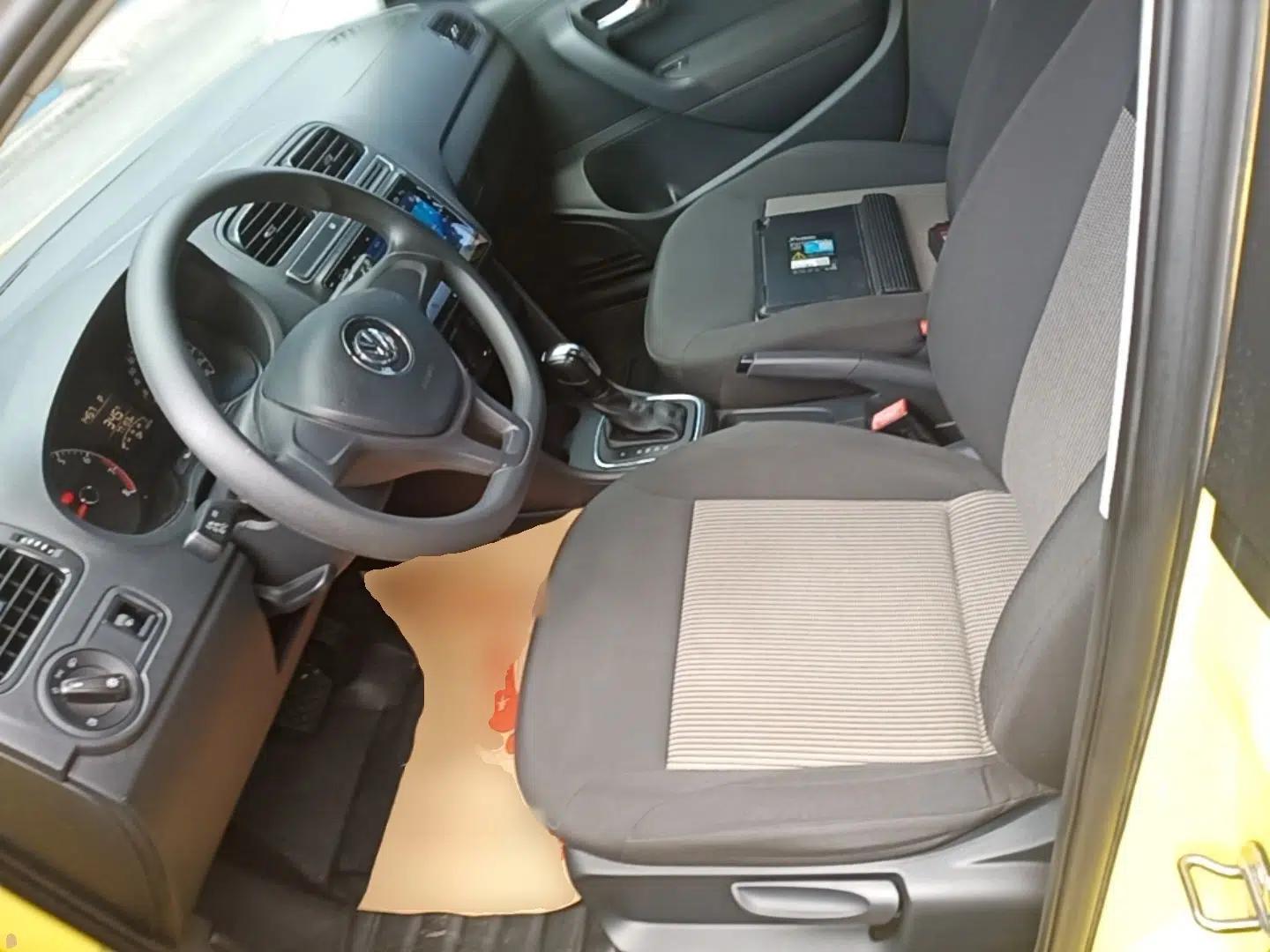 Volkswagen Polo 2016 1.4L Automatic Trendy Model — миниатюра 17