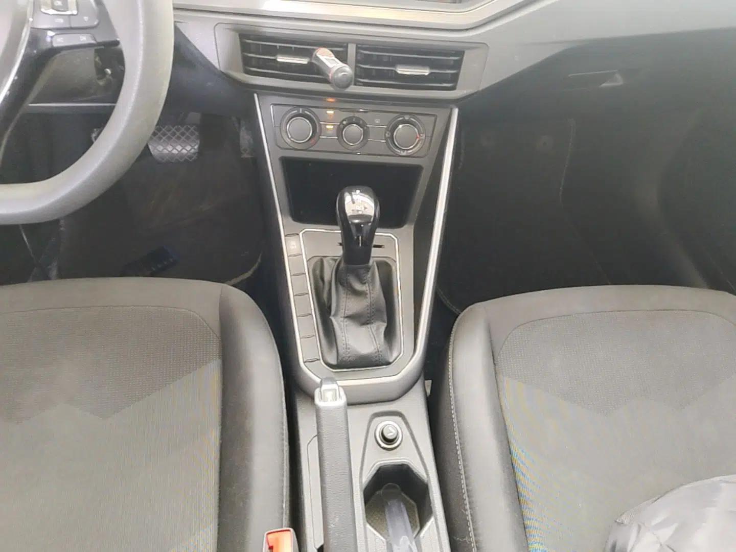 Volkswagen Polo 2019 Plus 1.5L Automatic Panoramic Enjoyment Edition — миниатюра 16