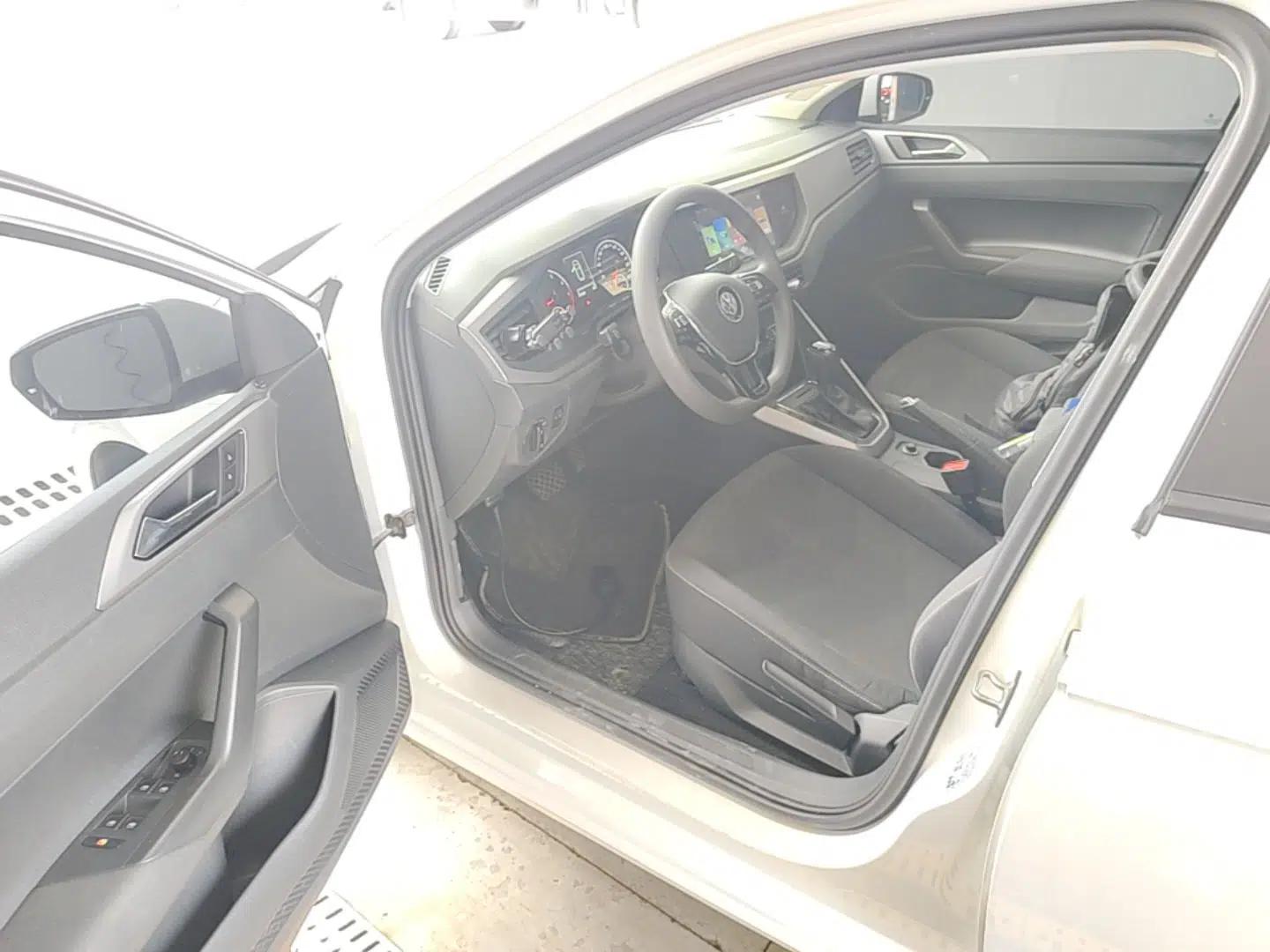 Volkswagen Polo 2019 Plus 1.5L Automatic Panoramic Enjoyment Edition — миниатюра 18