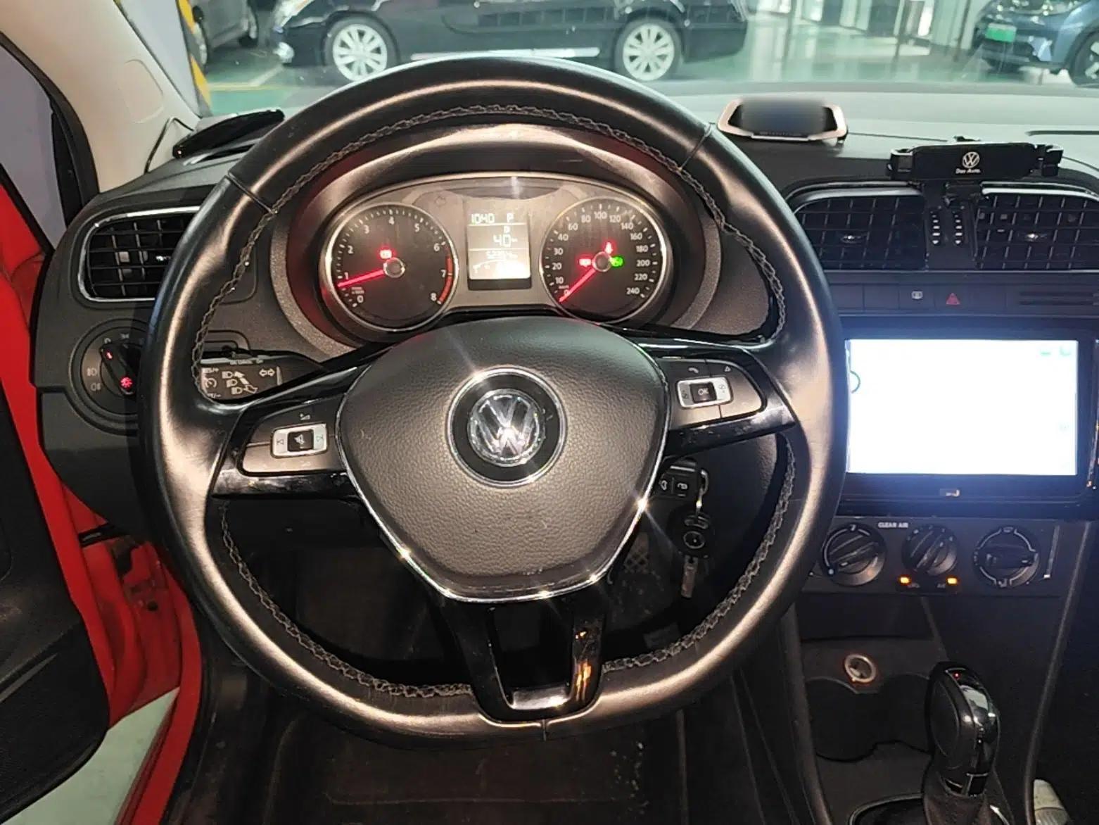 Volkswagen Polo 2016 1.6L Automatic Comfort Model — миниатюра 13