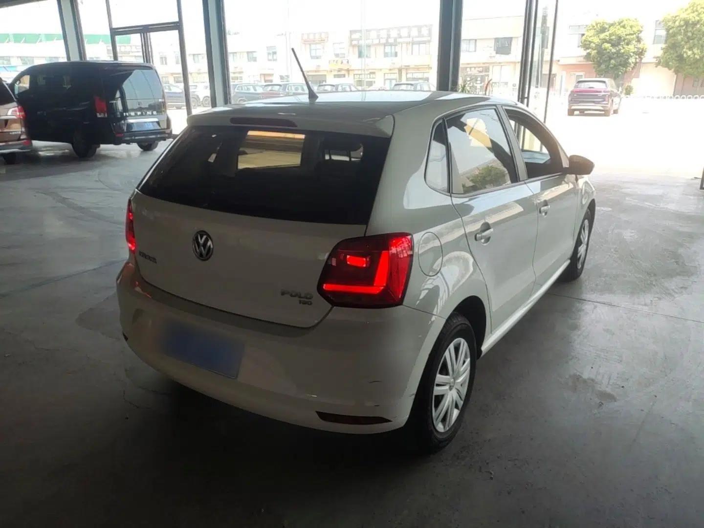 Volkswagen Polo 2018 1.5L Automatic Advanced Driving Model — миниатюра 6