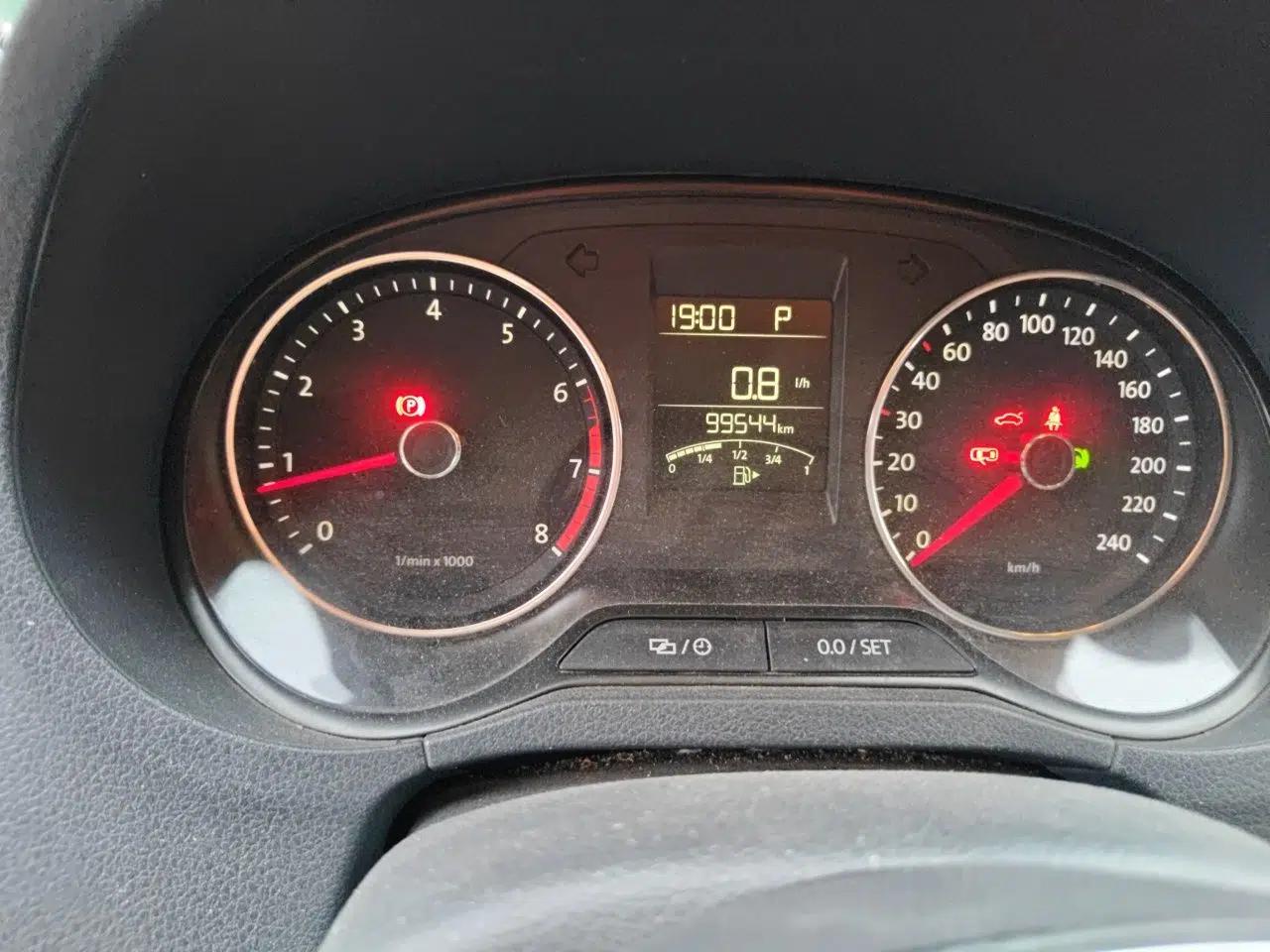 Volkswagen Polo 2014 1.6L Cross Polo Automatic — миниатюра 12
