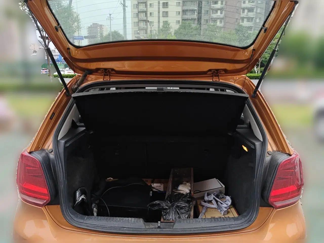 Volkswagen Polo 2014 1.6L Cross Polo Automatic — миниатюра 19