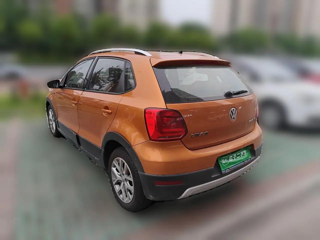 Volkswagen Polo 2014 1.6L Cross Polo Automatic — миниатюра 4