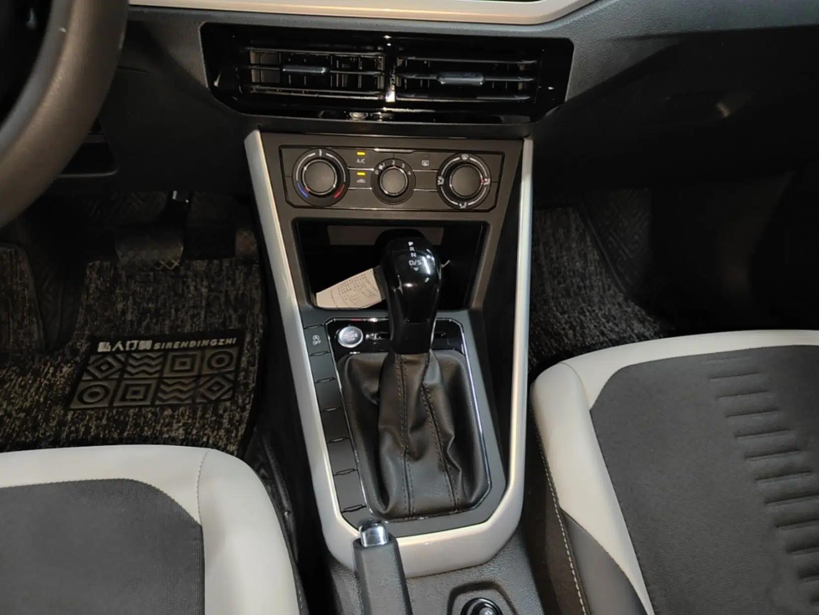 Volkswagen Polo 2021 Plus 1.5L Automatic Colorful Tech Edition — миниатюра 16