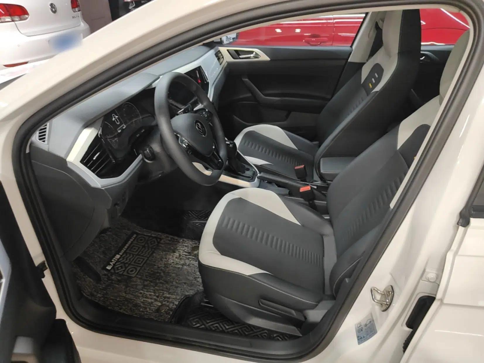 Volkswagen Polo 2021 Plus 1.5L Automatic Colorful Tech Edition — миниатюра 17