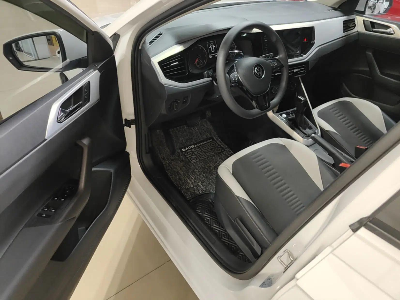 Volkswagen Polo 2021 Plus 1.5L Automatic Colorful Tech Edition — миниатюра 18
