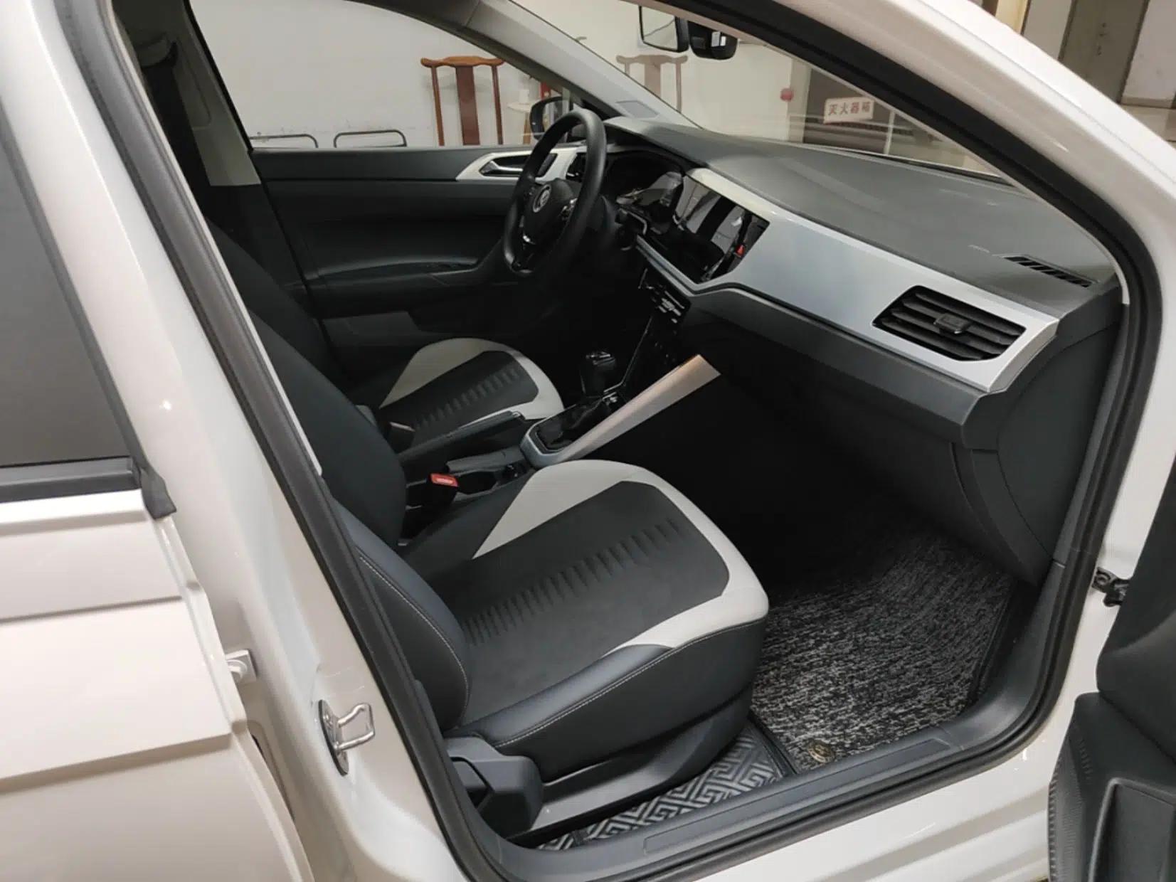 Volkswagen Polo 2021 Plus 1.5L Automatic Colorful Tech Edition — миниатюра 19