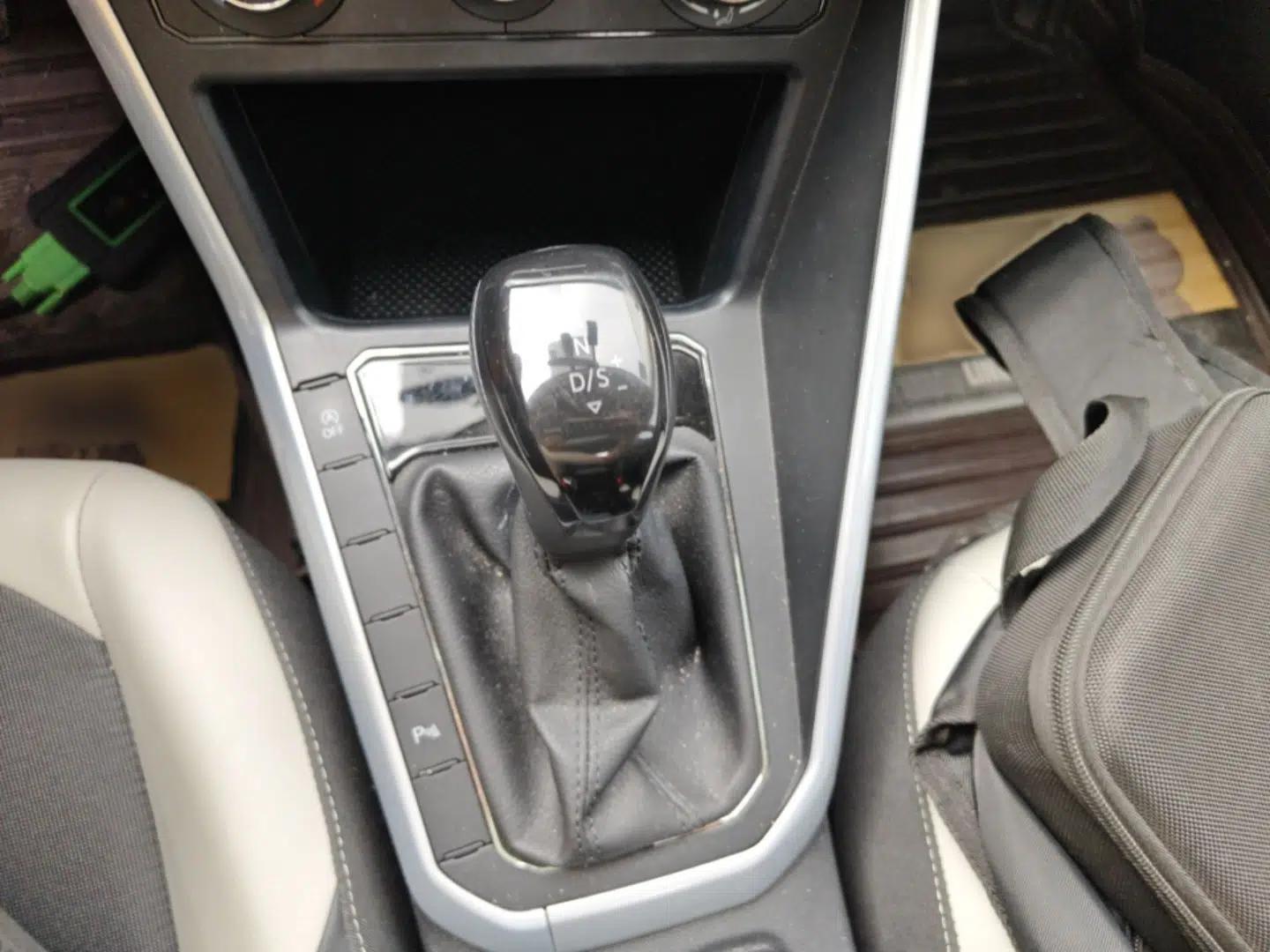 Volkswagen Polo 2019 Plus 1.5L Automatic Beats Trendy Cool Edition — миниатюра 13