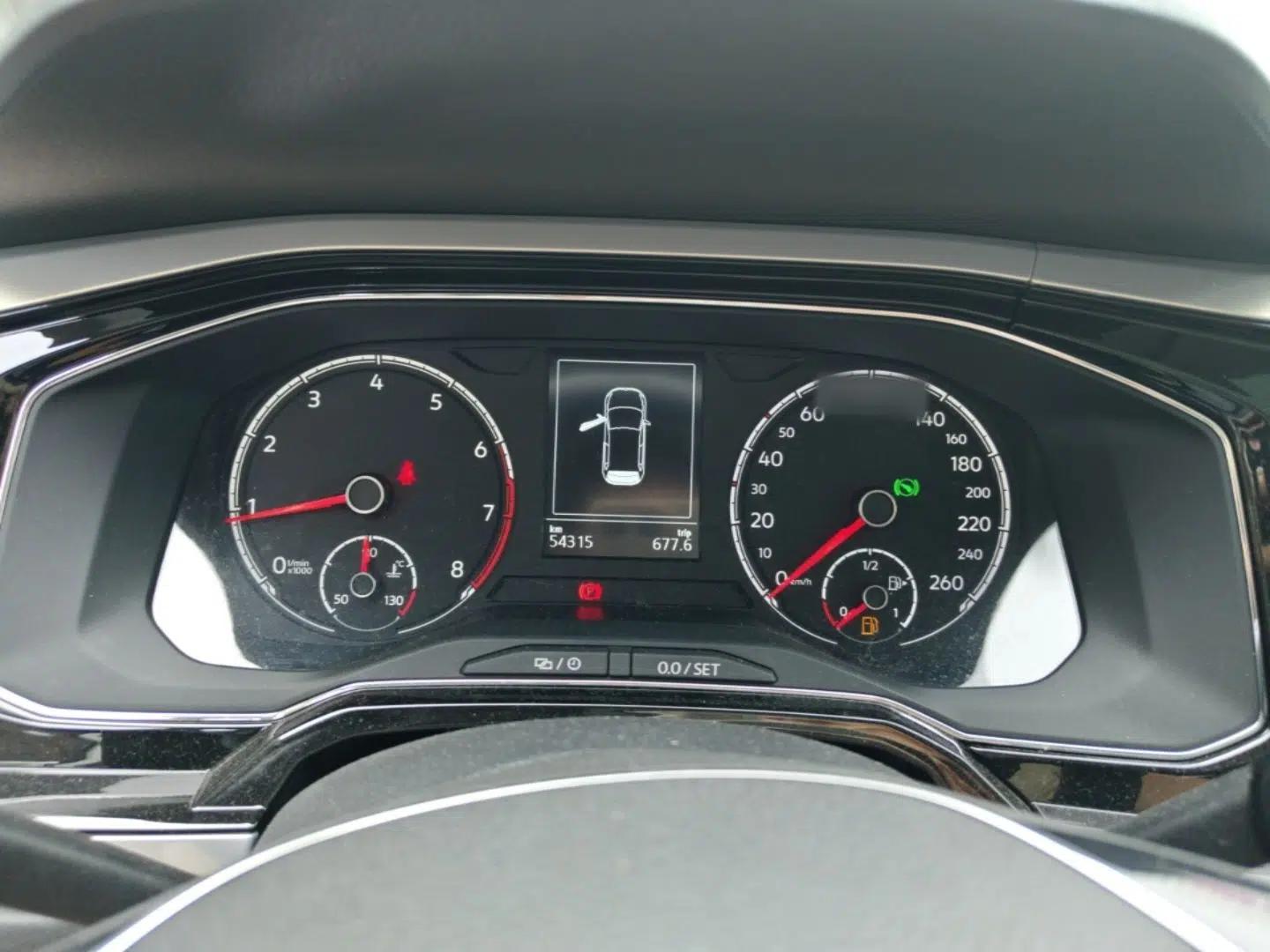 Volkswagen Polo 2019 Plus 1.5L Automatic Beats Trendy Cool Edition — миниатюра 10