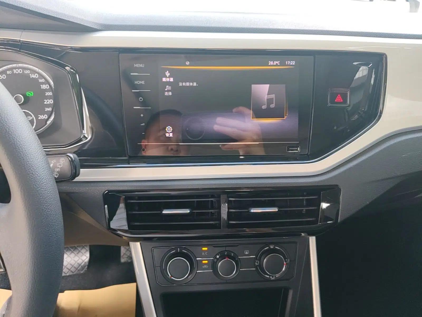 Volkswagen Polo 2021 Plus 1.5L Automatic Colorful Tech Edition — миниатюра 20