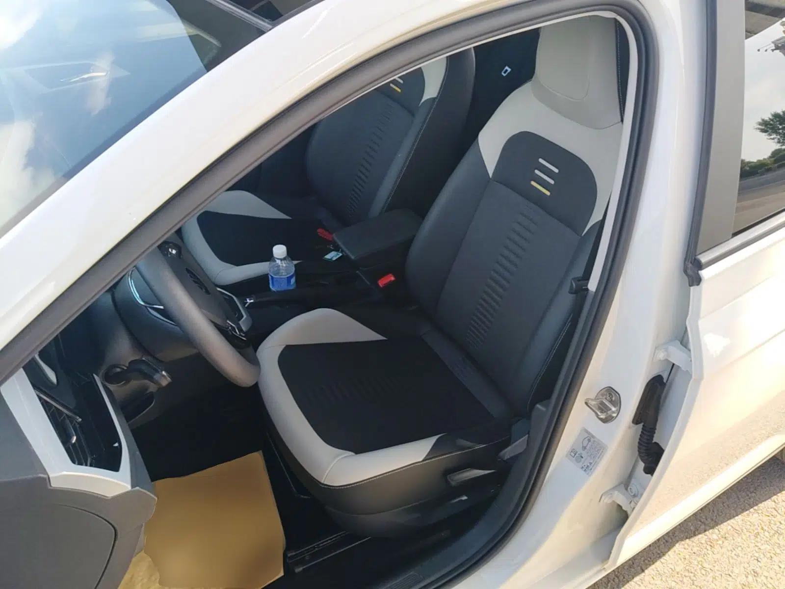 Volkswagen Polo 2021 Plus 1.5L Automatic Colorful Tech Edition — миниатюра 22