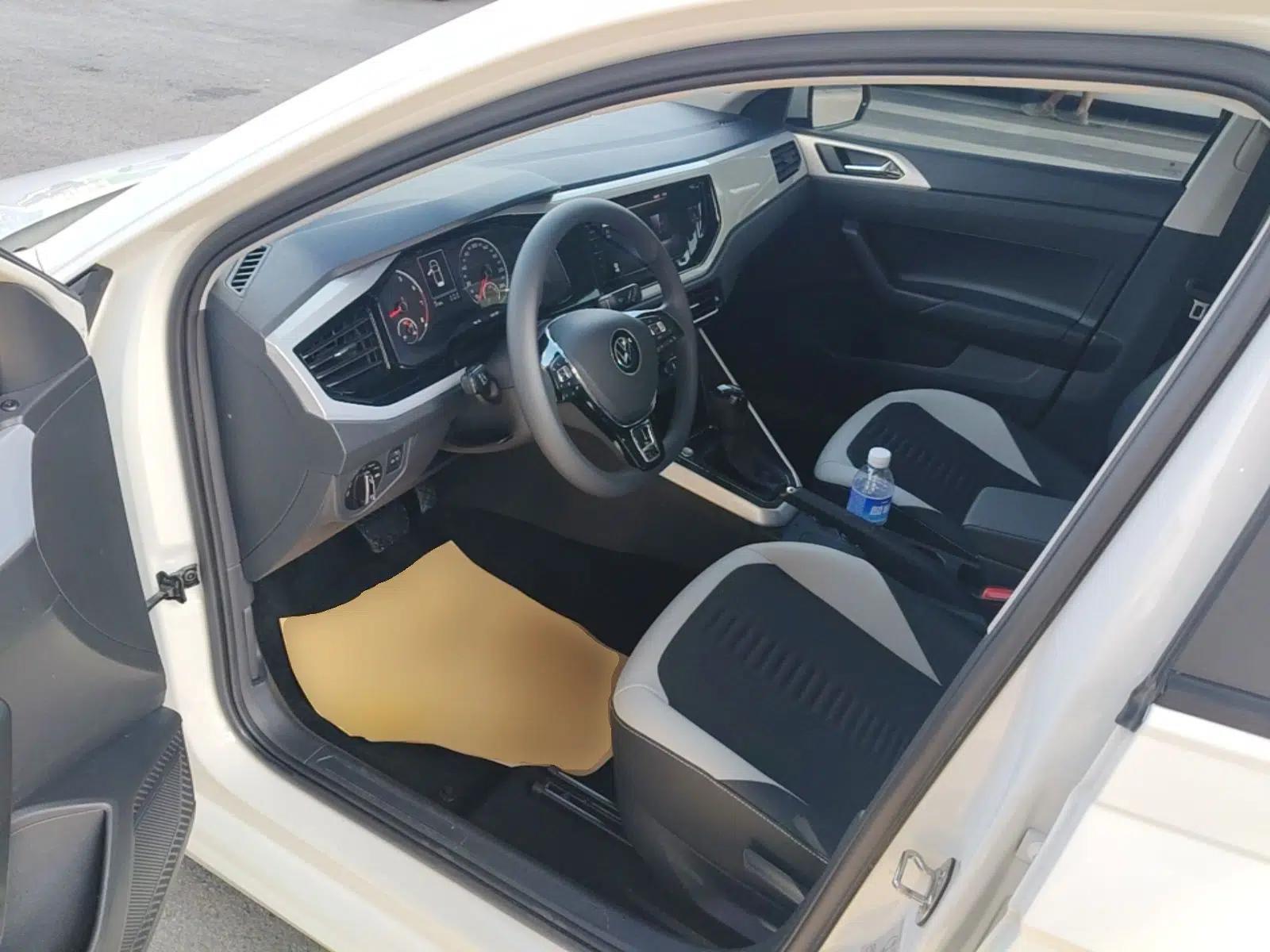 Volkswagen Polo 2021 Plus 1.5L Automatic Colorful Tech Edition — миниатюра 23