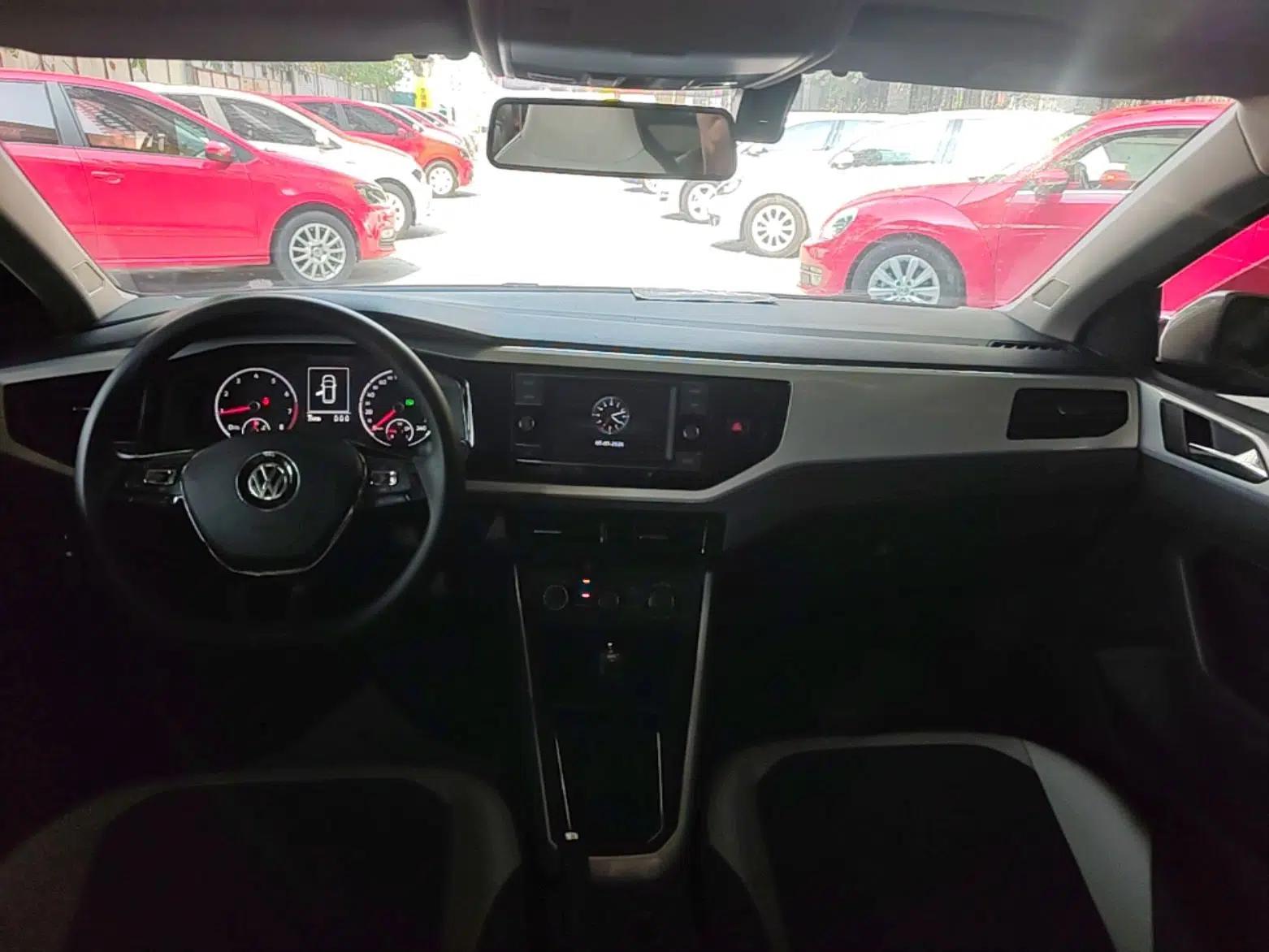 Volkswagen Polo 2019 Plus 1.5L Automatic Colorful Technology Edition — миниатюра 12